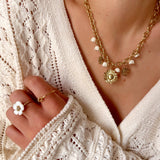 COLLIER PAUSE