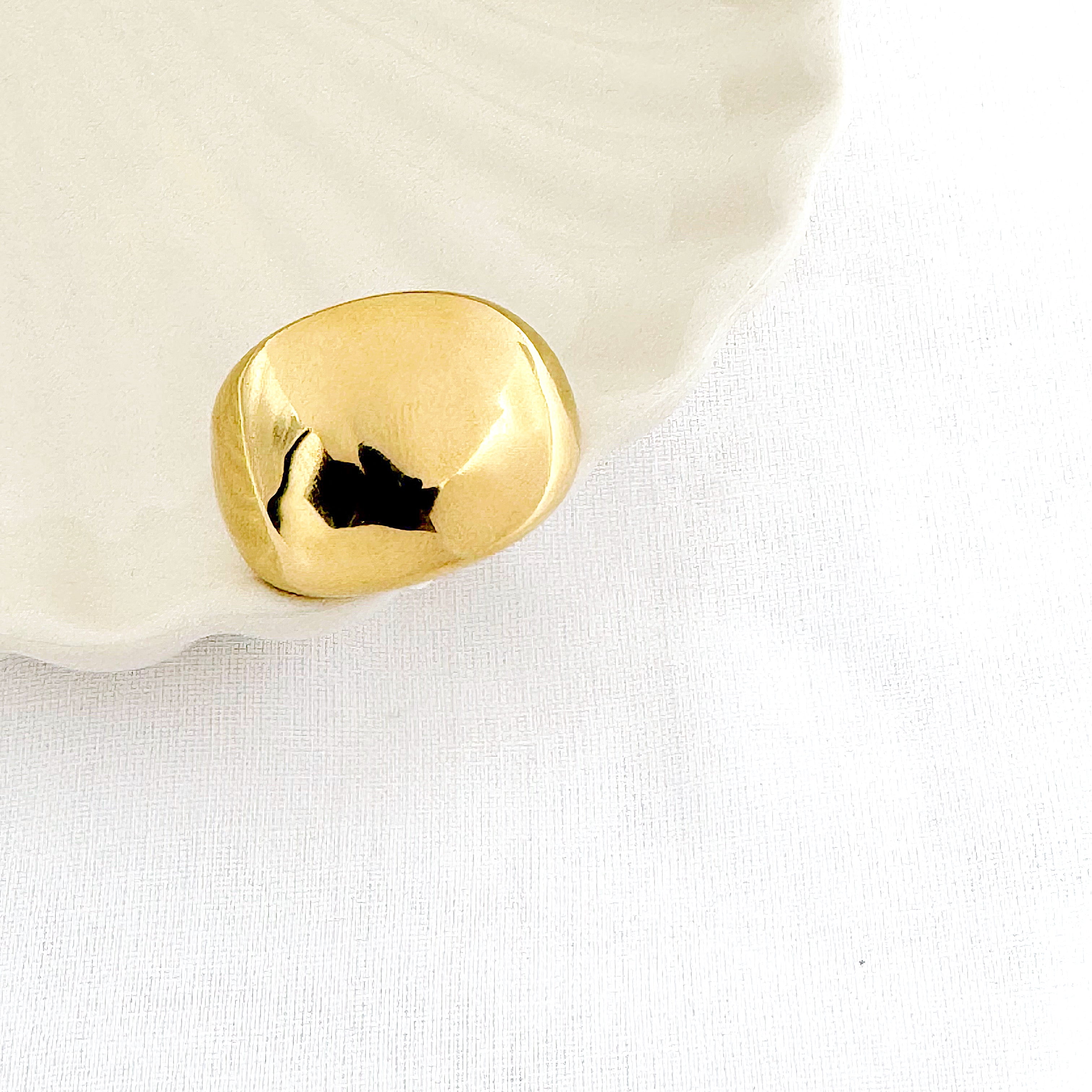Bague Sunny, large ovale à l'effet miroir en acier inoxydable doré