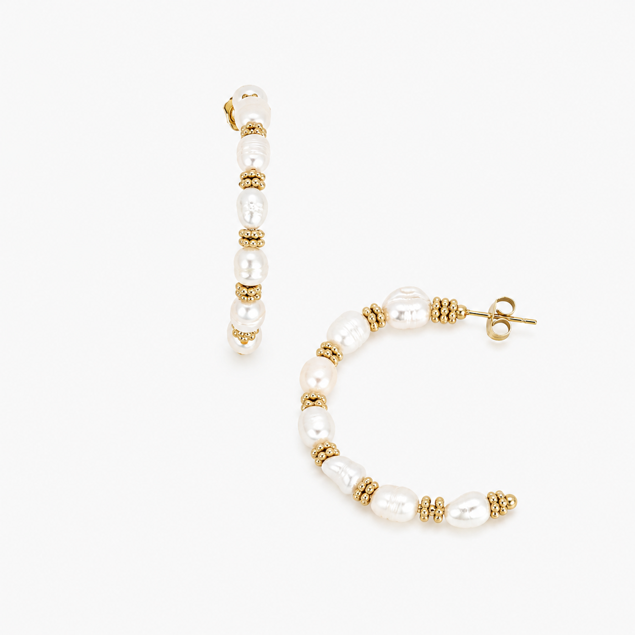 Boucles Jade, créole perles baroques nacrées et dorées en acier inoxydable doré