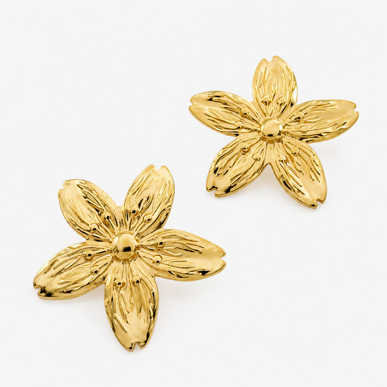 Boucles Glint, fleur texturée, acier inoxydable doré