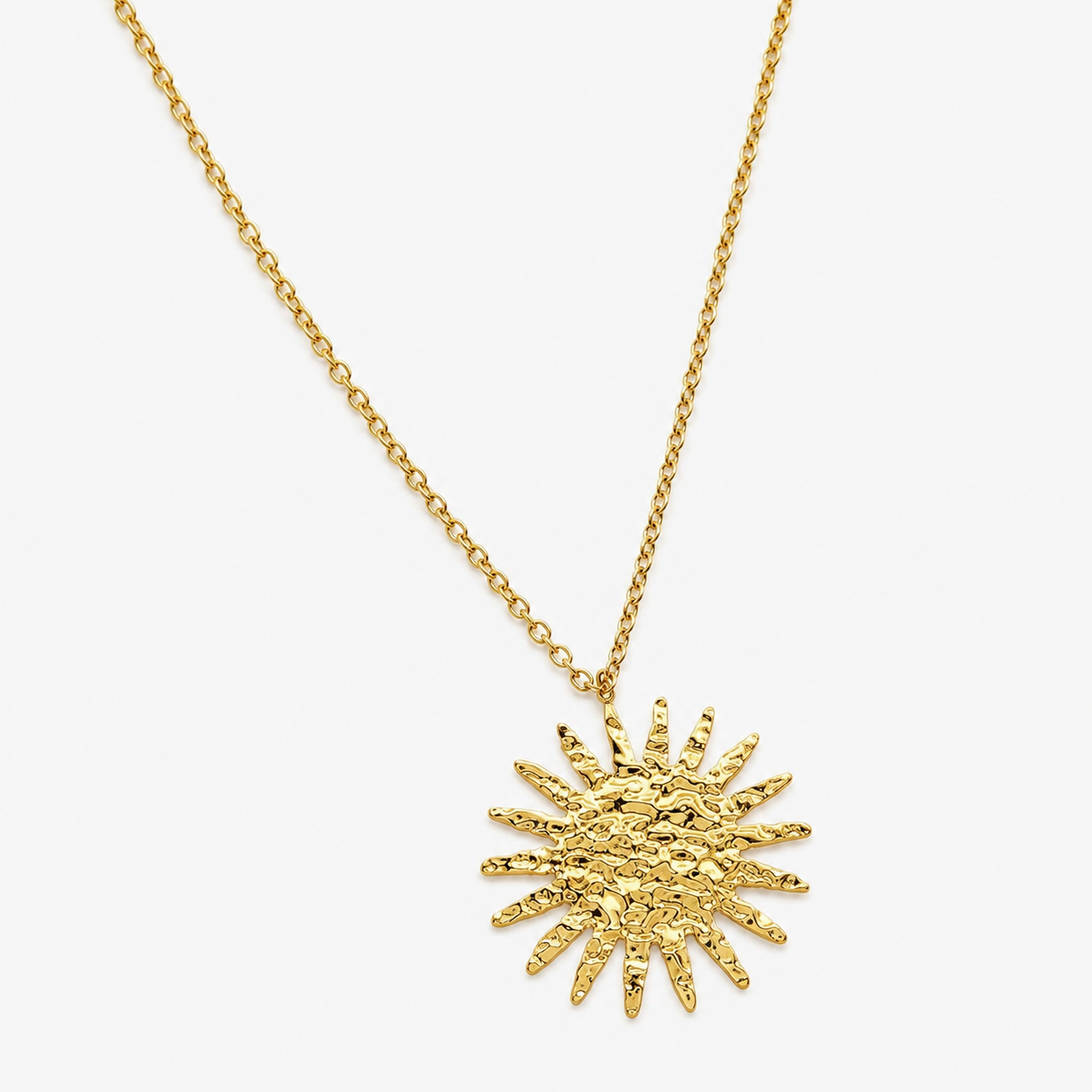 Collier Portofino, pendentif soleil texturé et martelé, acier inoxydable doré