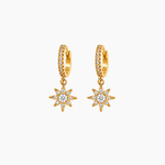 Boucles Mirrea, créole pavée de zirconiums et étoile, laiton doré