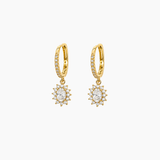 Boucles Indelia, créole fine et pendentif soleil en laiton doré