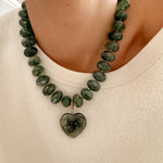 Collier Damien, grosses perles en résine et pendentif cœur amovible