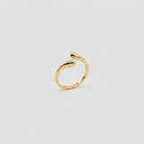 Bague fine Ipsē Rayna en acier inoxydable doré avec formes entrelacées ajustables